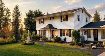 Huddle Farms Estate - Luxury Country Retreat