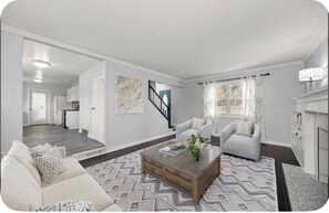 Smart TV, fireplace - Huddle Farms Estate - Luxury Country Retreat (Medical Lake)