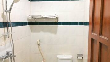 Comfort Double or Twin Room, Patio, Garden View | Bathroom | Shower, towels, soap, shampoo