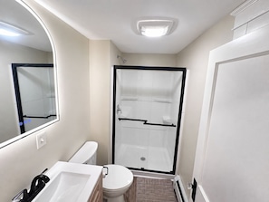 Hair dryer, towels, soap, shampoo - Charming Retreat.  Near Downtown,  Colby College, Thomas College & Hospitals (Winslow)