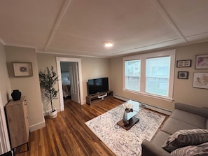 Smart TV - Charming Retreat.  Near Downtown,  Colby College, Thomas College & Hospitals (Winslow)