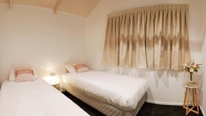 Deluxe-Apartment, 3 Schlafzimmer, Bergblick | Verdunkelungsvorhänge, Bügeleisen/Bügelbrett, kostenloses WLAN
