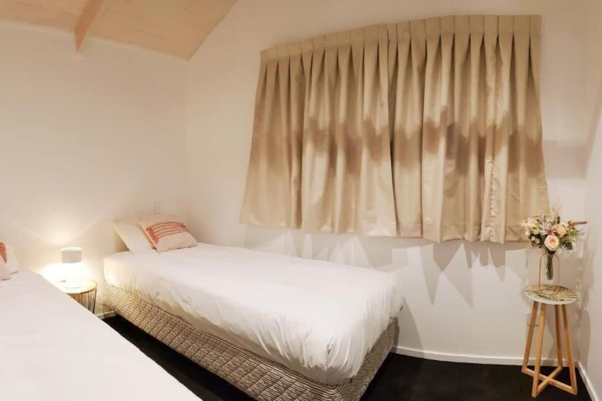 Departamento Deluxe, 3 habitaciones, vista a la montaña | Cortinas blackout, tabla de planchar con plancha y wifi gratis 