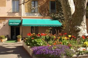 Exterior detail - Adonis Digne Hotel Particulier (Digne-les-Bains)