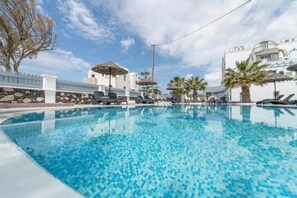 Pool - Black Coast Hotel (Santorini)