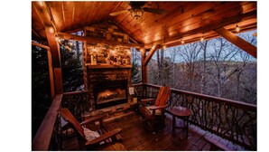 Property grounds - Owls and Friends - 3 King Bedroom with ensuites-Hot tub-Pool Table (Blue Ridge)