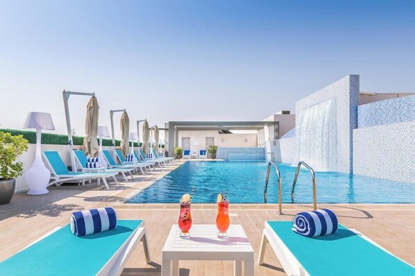 Pool - Central Inn Hotel & Suites Al Sadd (Doha)
