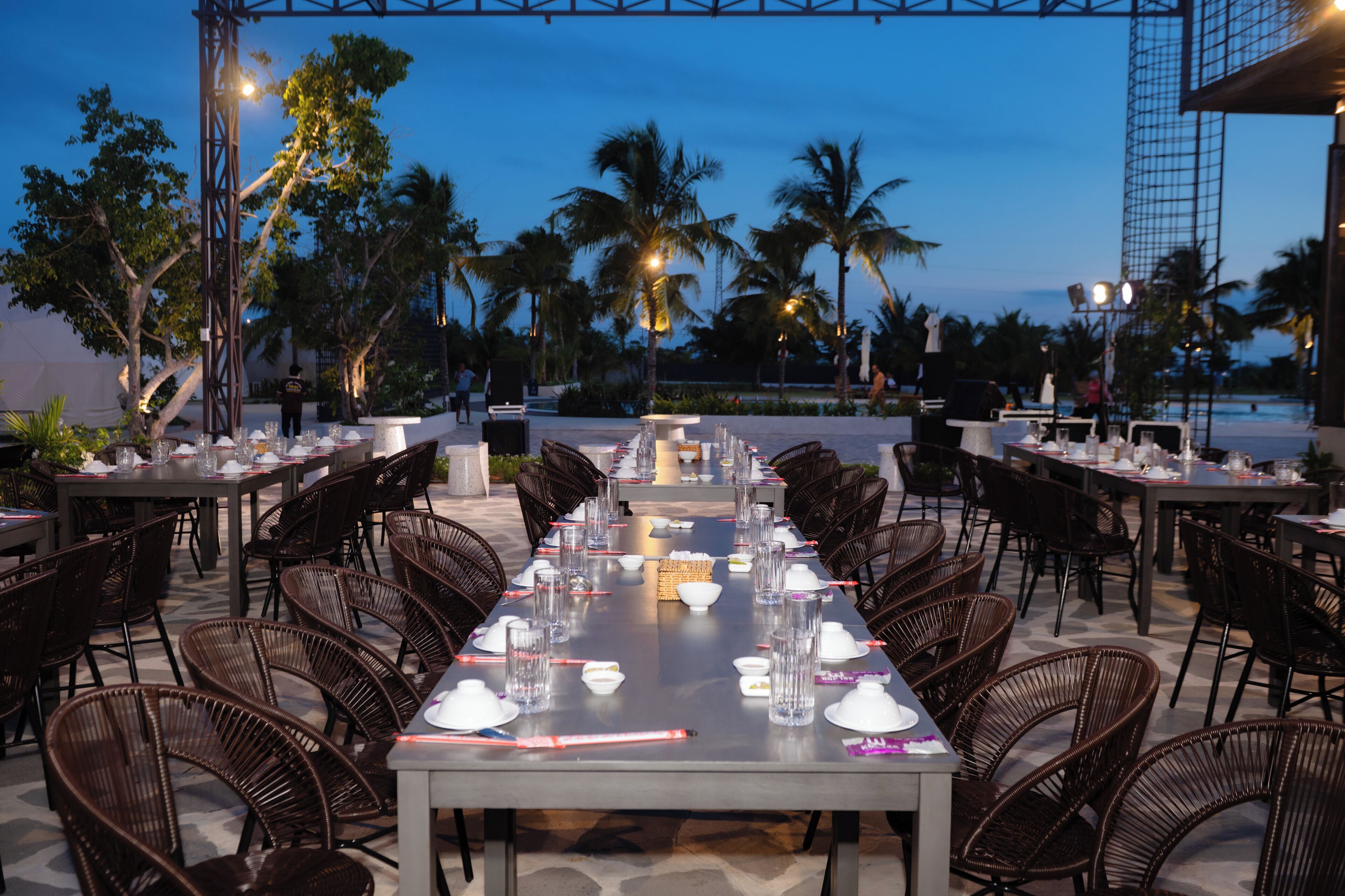 Outdoor dining