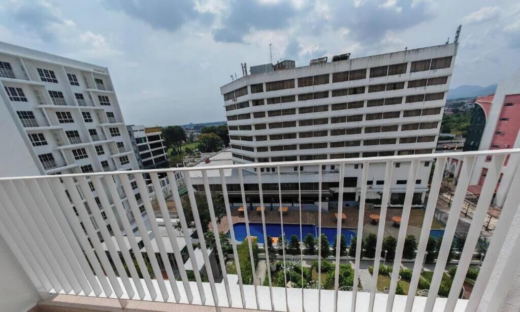 Appartement Affaires, balcon, vue jardin | Enceinte de l’hébergement