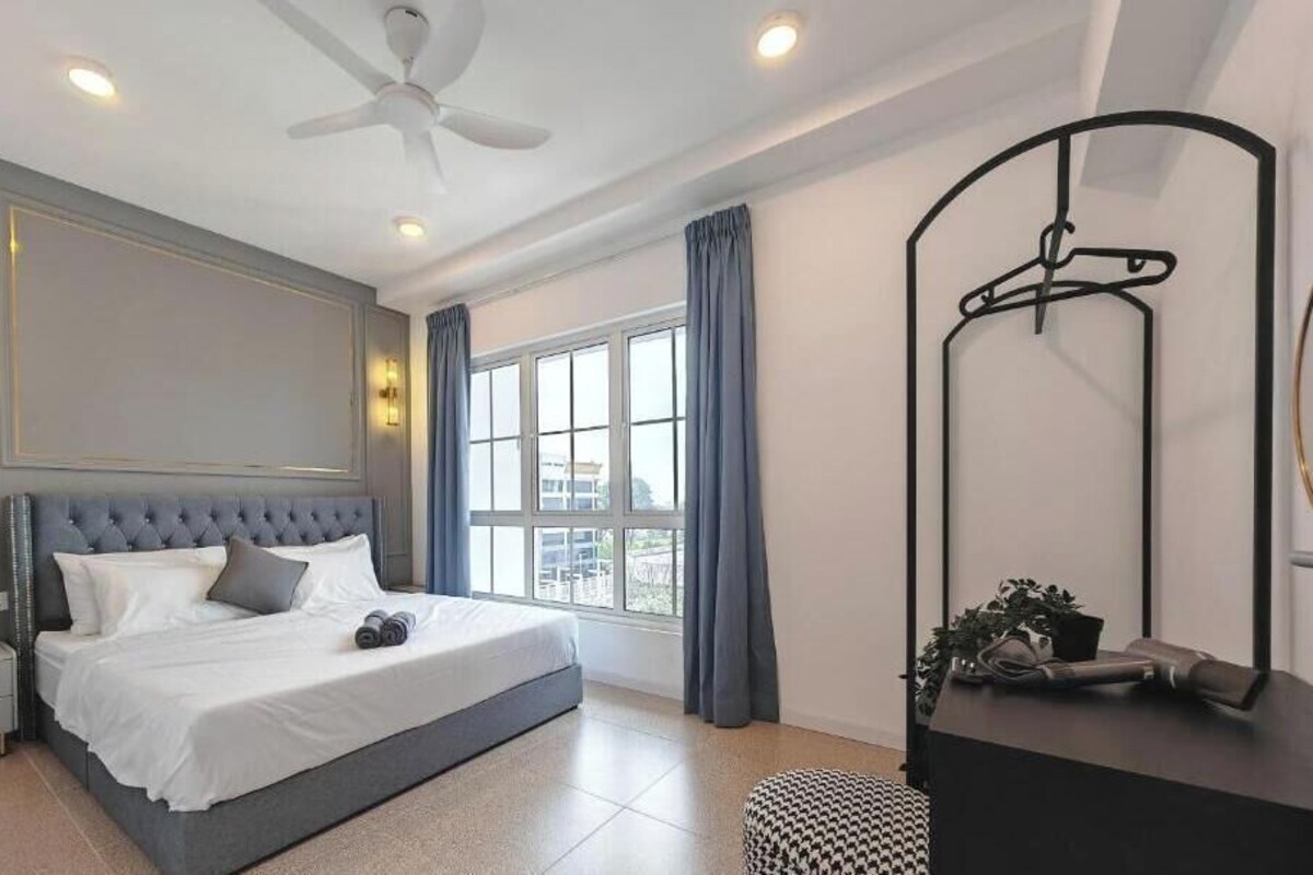 Deluxe Apartment, Balcony, Garden View | Desk, blackout drapes, iron/ironing board, WiFi (free)