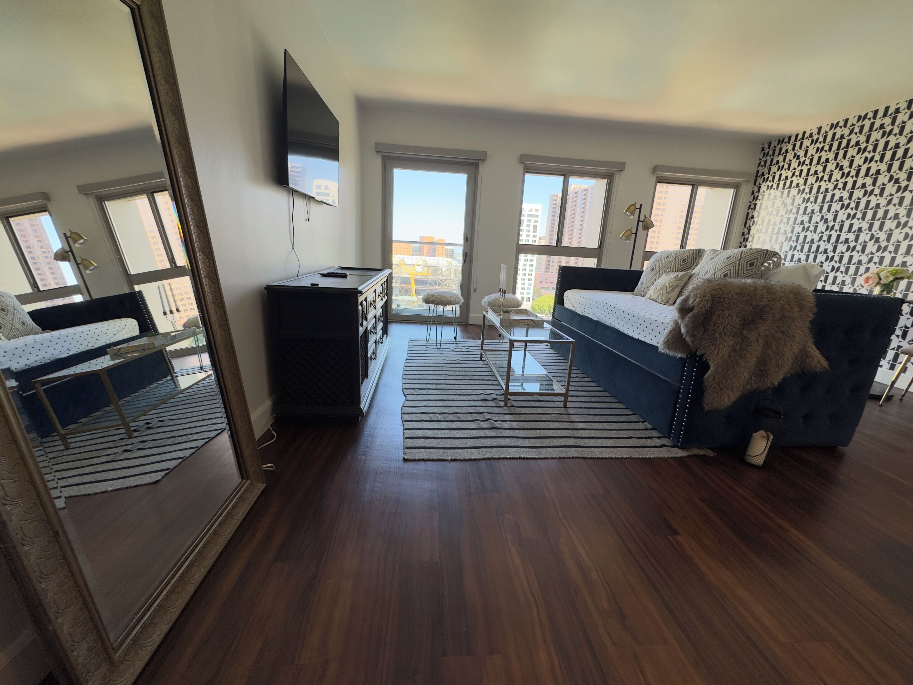 Iron/ironing board, WiFi, bed sheets