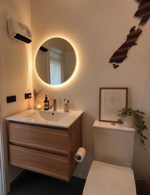 Bathroom - Mountain View, Cosy Retreat in Hanley’s Farm (Queenstown)