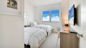 3 slaapkamers, een strijkplank/strijkijzer, wifi, beddengoed