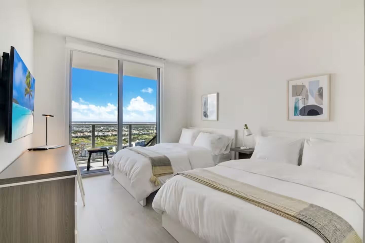3 bedrooms, iron/ironing board, WiFi, bed sheets