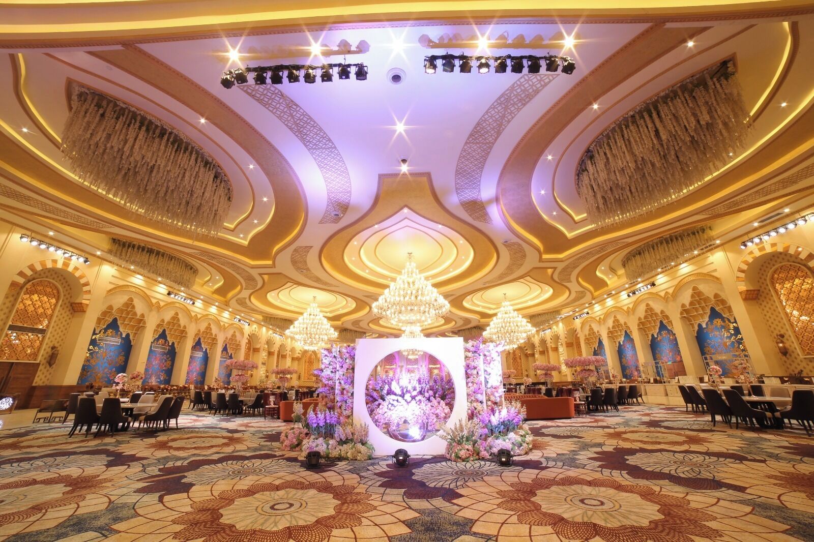 Banquet hall