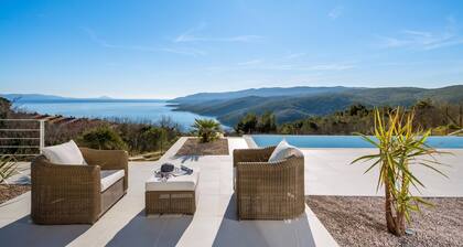 Villa Mayan Luxury Sea View Retreat With Pool & Sauna