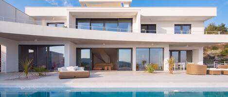Luxury Villa, 4 Bedrooms, Fireplace, Mountainside (Villa Mayan) | Pool
