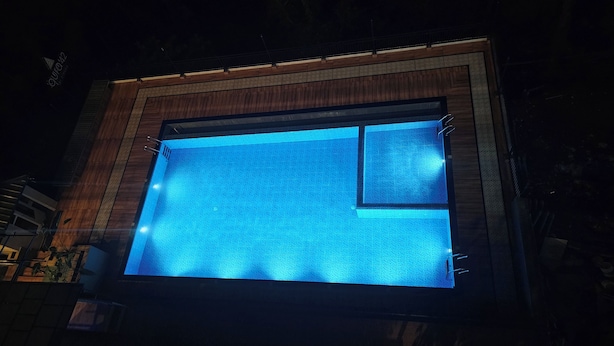 Piscina con borde infinito