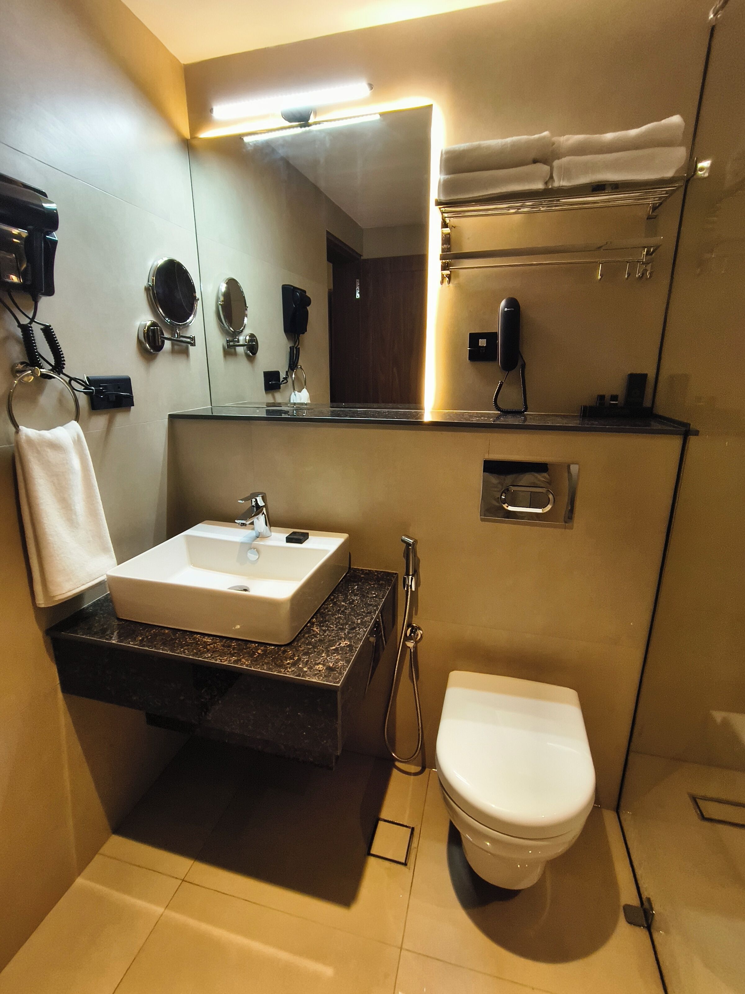 Basic Double Room, Mountain View | Bathroom