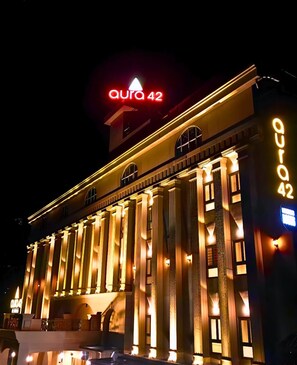 Ảnh chưa phân loại, 4 trong số 19 ảnh, nút