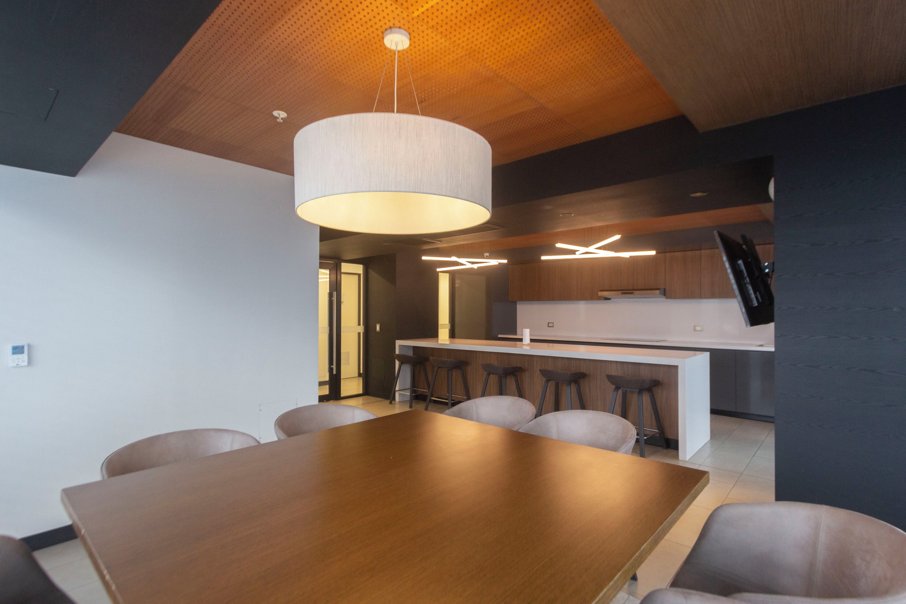 Comfort Apartment, 2 Bedrooms, Executive Level | Dining