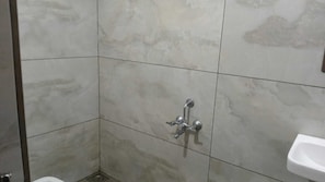 Standard Double Room | Bathroom | Shower, towels, soap, shampoo - OASIA RESORT (Kannur)