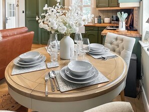 Open plan living space | Warden&rsquo;s Cottage, Langsett Reservoir - 2 bedroom accommodation in Langsett Reservoir (Langsett Reservoir)