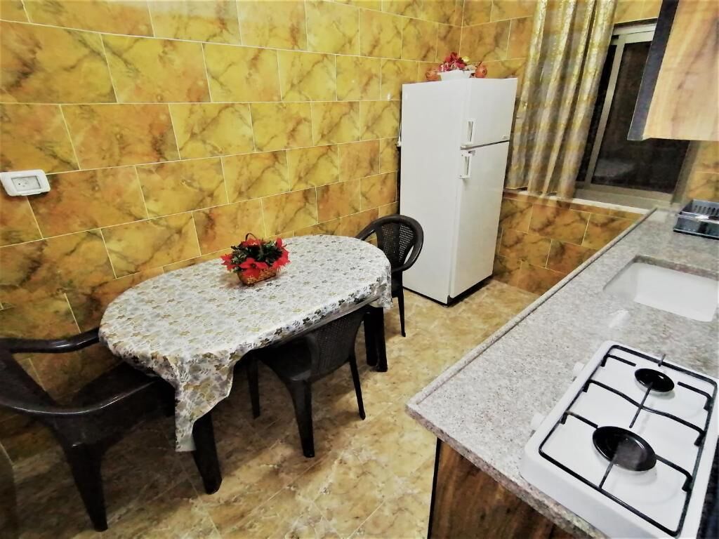 Dormitório compartilhado clássico, vista para a cidade | Cozinha privada | Refrigerador em uma área comum