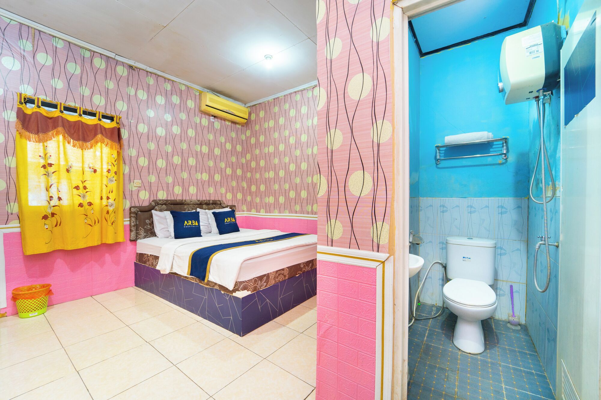 Superior Room | Bathroom | Shower, free toiletries, bidet, towels