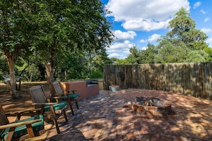 Luxury House, 2 Bedrooms, Private Pool, Garden View | Terrace/patio