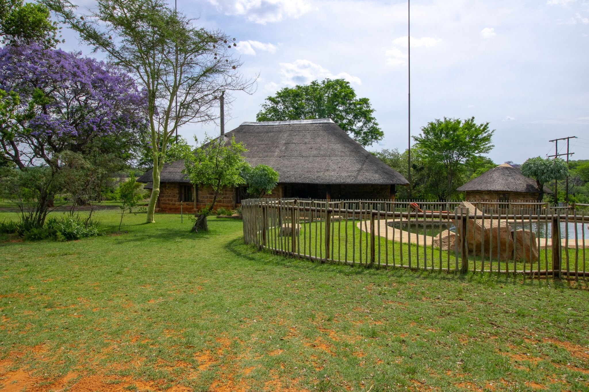 Casa de lujo, alberca privada, vista al jardín | Áreas de la propiedad