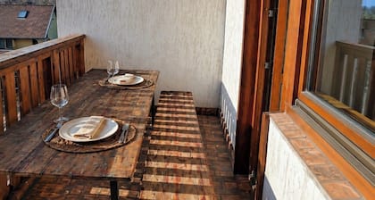 Romantic Suburban Living, with traditional wooden Hot Tub with extra cost