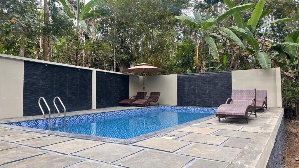 ห้องดีลักซ์ทวิน, วิวสวนหย่อม | สระว่ายน้ำ