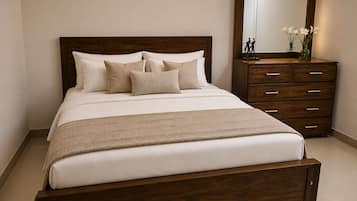 Basic Apartment, Balcony, City View | Soundproofing, iron/ironing board, free WiFi