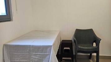 Basic Apartment, Balcony, City View | Soundproofing, iron/ironing board, WiFi (free)