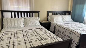 3 bedrooms, iron/ironing board, WiFi (free), bed sheets