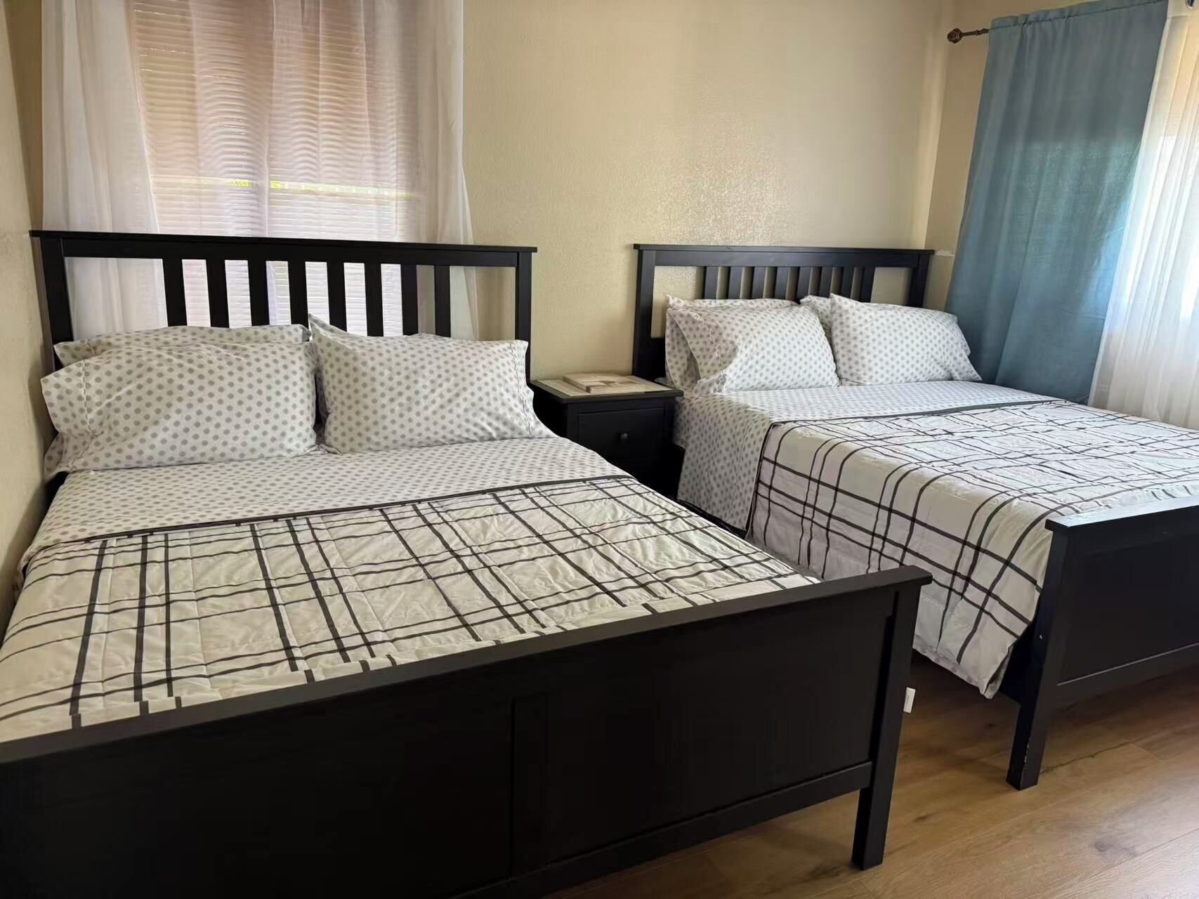 3 chambres, fer et planche à repasser, accès au Wi-Fi (inclus)