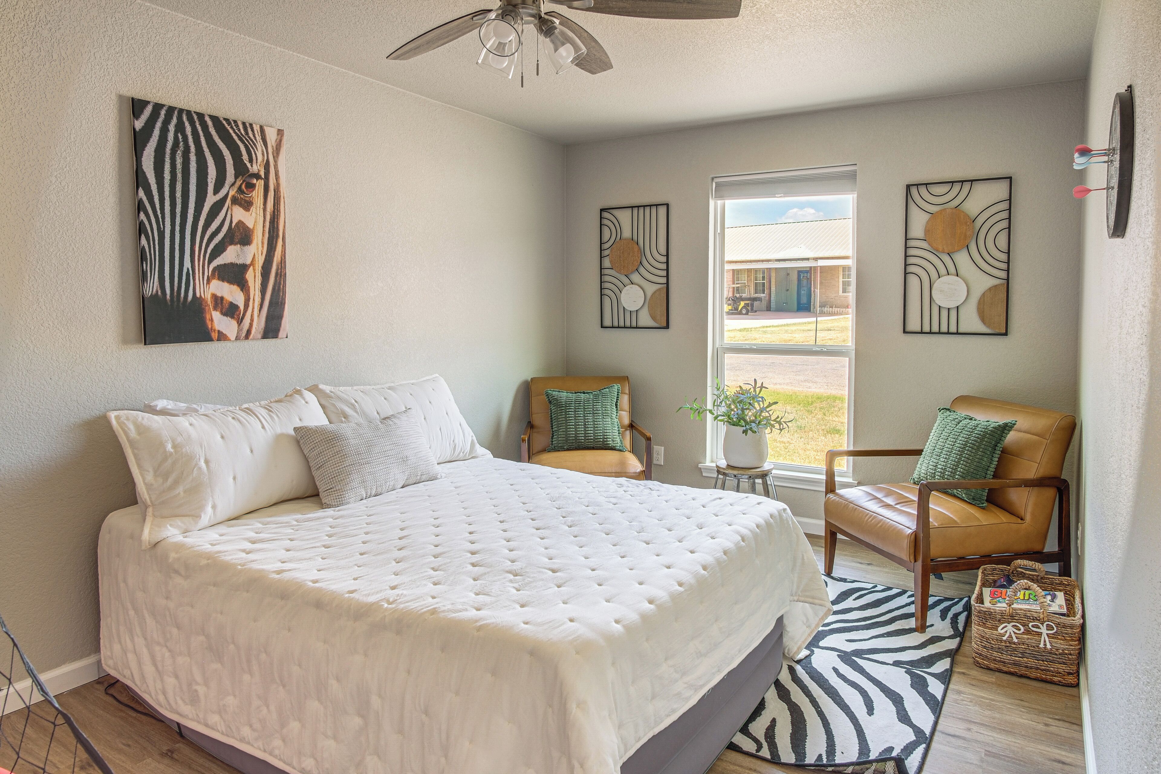 4 bedrooms, iron/ironing board, travel crib, internet