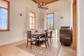 Villa, 2 habitaciones, cocina, vistas al mar | Comedor