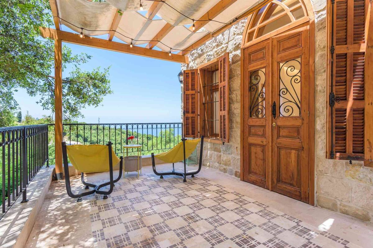 Estudio, 1 cama doble con sofá cama, cocina básica, vistas al mar | Terraza o patio