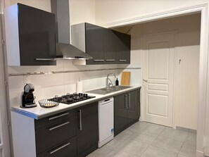 Private kitchen - Maison au pied des dunes (Mimizan)