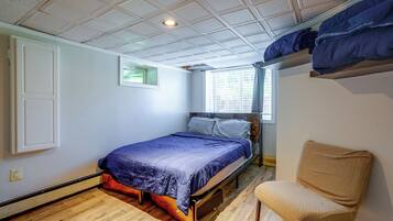 Desk, iron/ironing board, internet, bed sheets