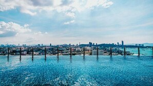 Imej tidak diklasifikasikan, 4 daripada 49, butang