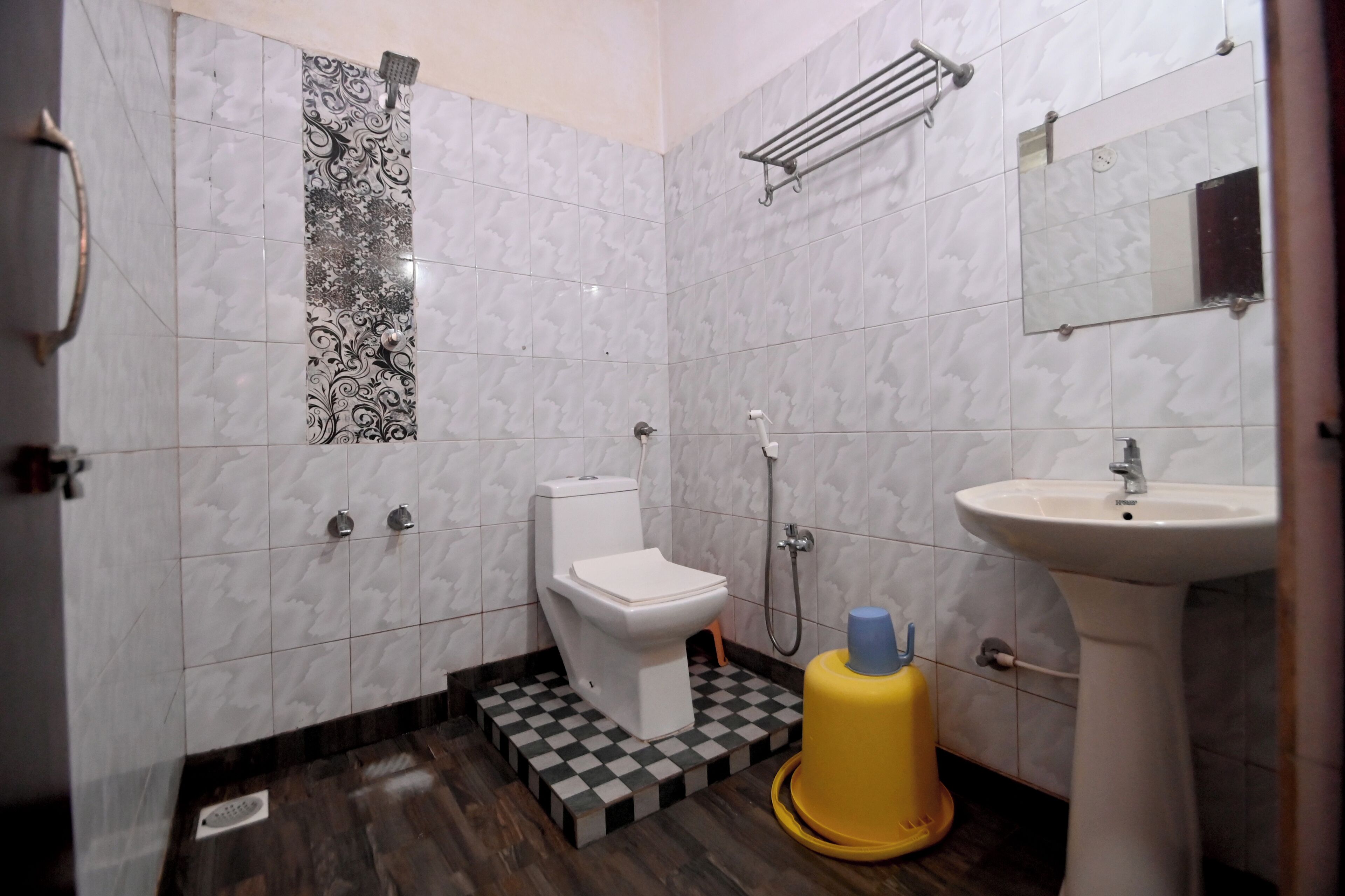 Shower, towels, soap, shampoo