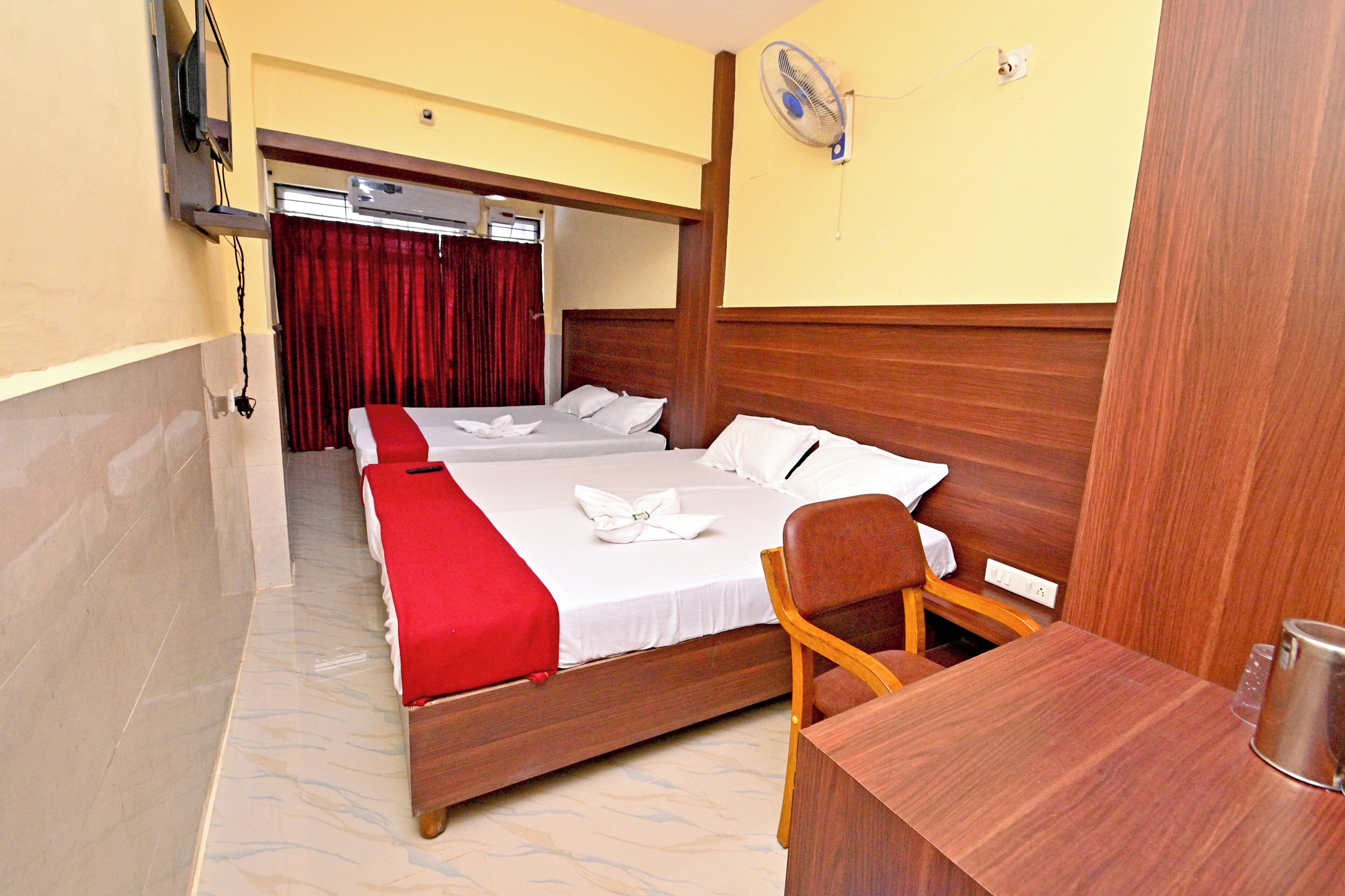 Habitación doble | Escritorio, wifi gratis, ropa de cama