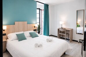 Desk, free WiFi - Hôtel des Artistes (Chambéry)