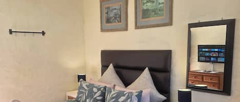 Iron/ironing board, internet, bed sheets