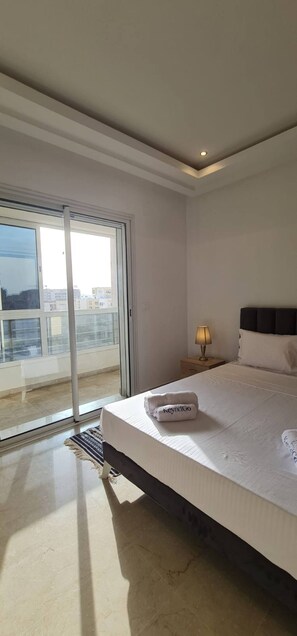 Room - Luxurious 3-Bedroom Apartment in Heart of Tunis (Tunis)