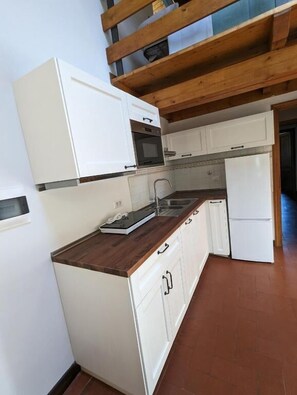 Apartment, Garden View | Private kitchen