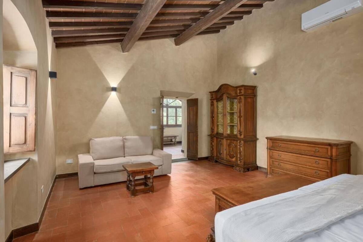 Quarto casal ou duplo luxo, vista para o pátio | Wi-Fi de cortesia